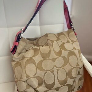 Coach Tan Signature Shoulder Bag with Elegant Design